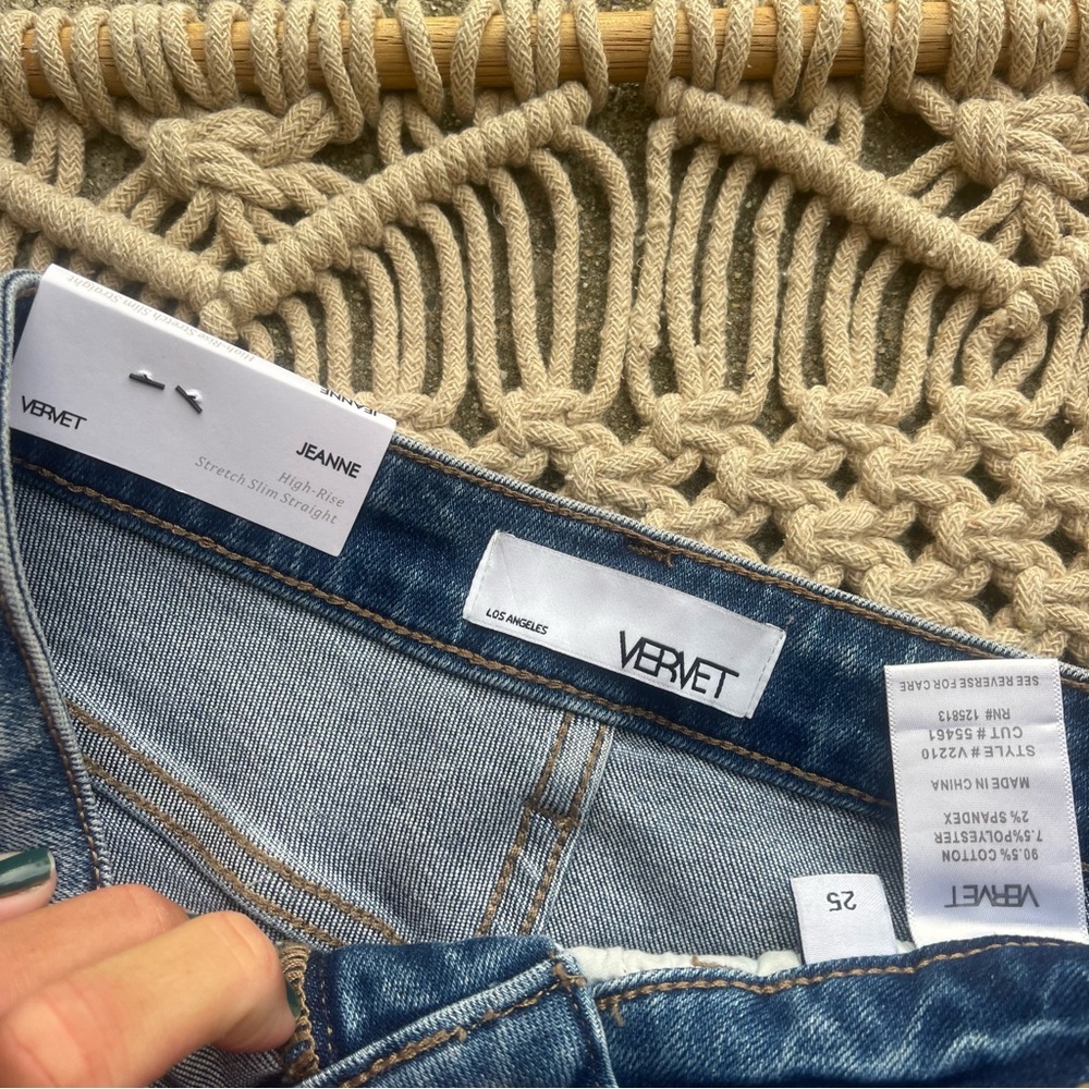 New Vervet High Rise Distressed Jeans Size 25 - Picture 6 of 8
